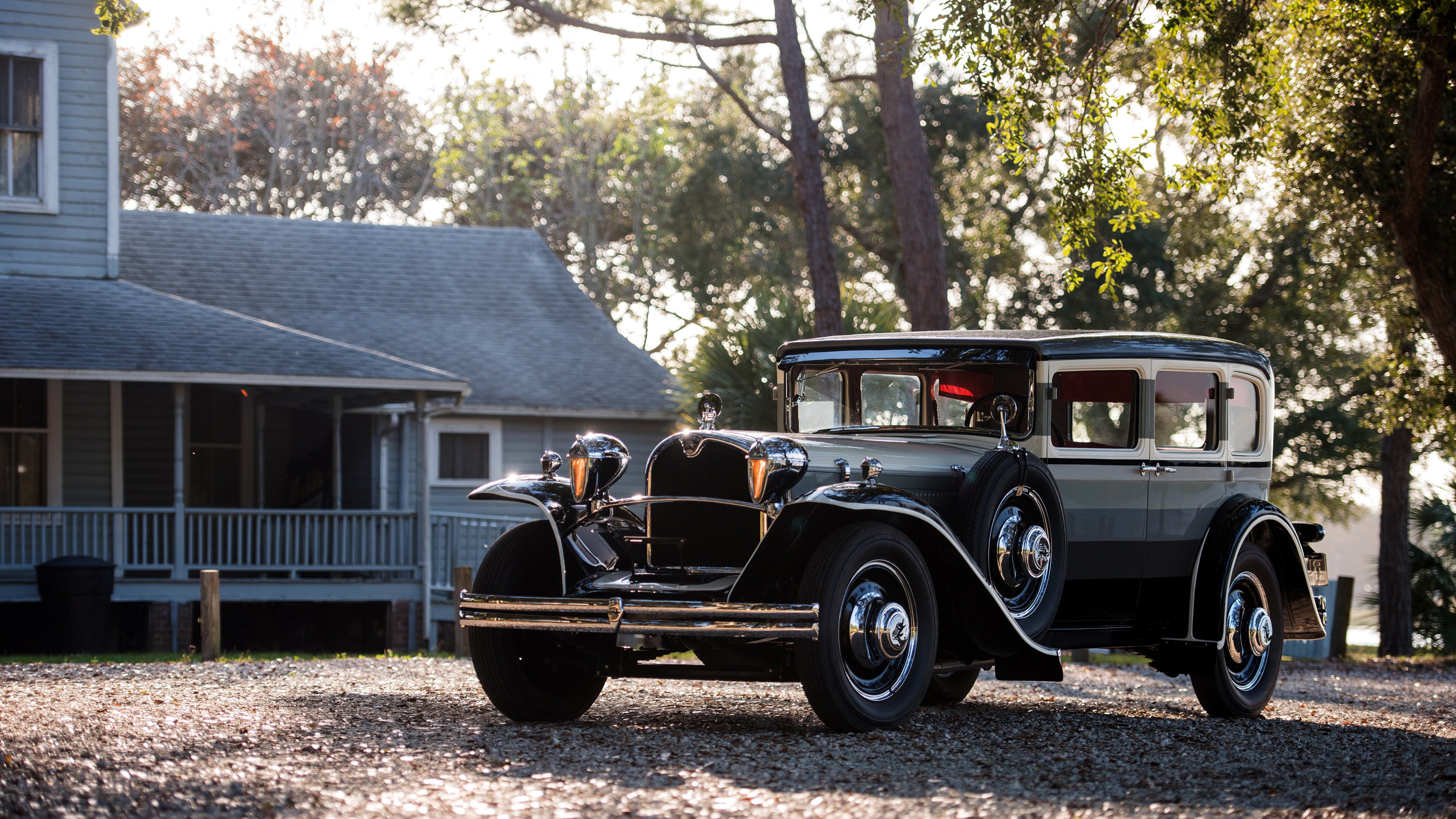 纪律击溃艺术，多特蒙德用钢铁机器提前终结悬念，黄喜灿的跑位是场上唯一教材